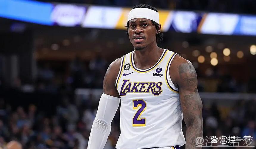 雷迪克：防守若持续低迷，范德比尔特或将获更多机会